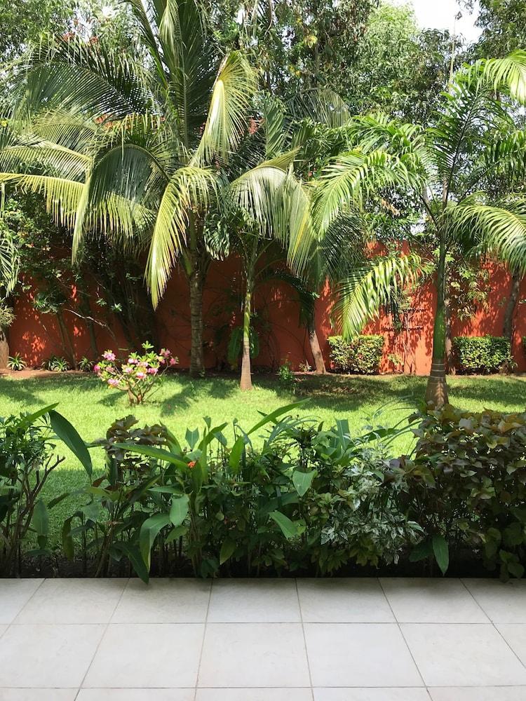 Hotel Maison Rouge Cotonou Exteriér fotografie